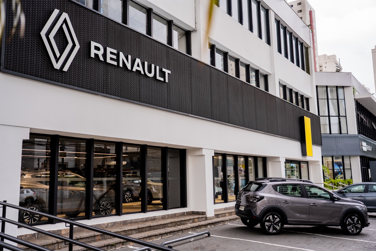 Renault Sinal Adolfo Pinheiro